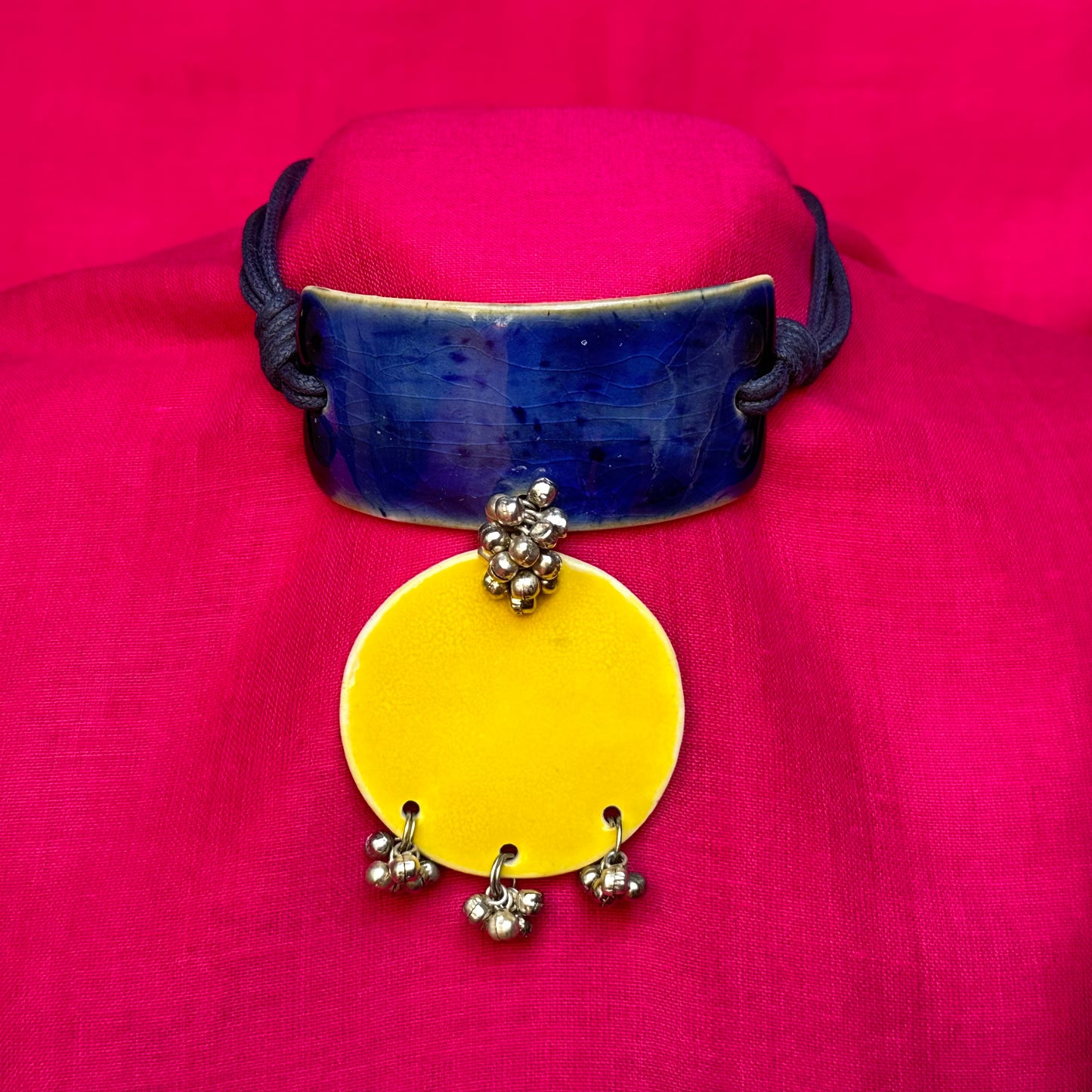 Dvibhuj Choker