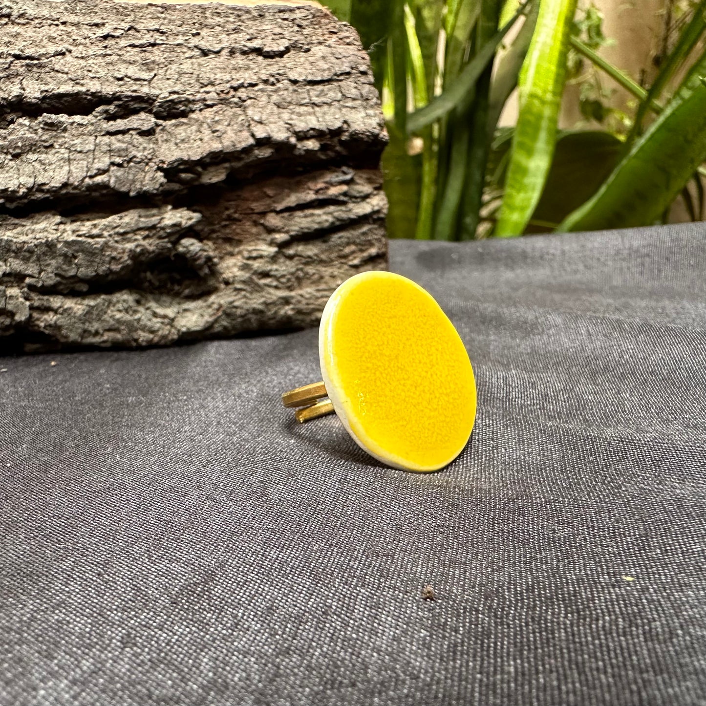 Sunshine Round Ceramic Ring